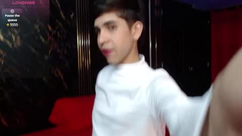 joshua_saenz_ online show from May 27, 2:19 am