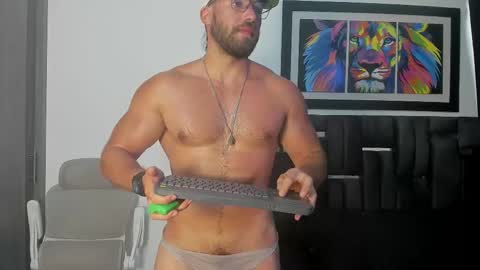 Snapshot of joshualyon chatting on December 16, 6:02 pm Joshua The Lion online show from December 16, 6:02 pm