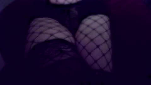 Snapshot of josiesissy_28 chatting on October 13, 1:27 am Sissy with shrunken little clitty online show from October 13, 1:27 am