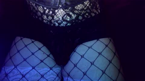 Snapshot of josiesissy_28 chatting on October 19, 7:03 pm Sissy with shrunken little clitty online show from October 19, 7:03 pm