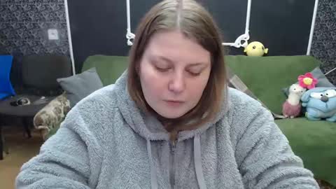 josiesun771 online show from March 1, 7:30 am