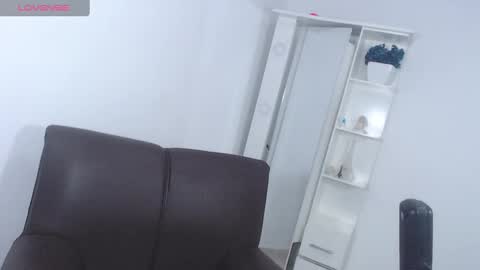 Josita rousell INSTAGRAM  majoestupy  online show from February 6, 9:38 pm