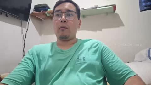 Snapshot of josq121 chatting on March 5, 6:33 am josq121 online show from March 5, 6:33 am