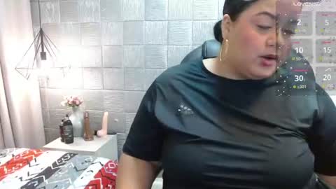 Snapshot of jossivibes chatting on June 10, 1:21 pm jossivibes online show from June 10, 1:21 pm