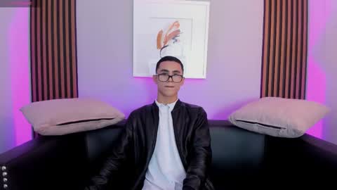 Snapshot of jostyn_rous chatting on March 20, 12:21 pm Jostyn Rous online show from March 20, 12:21 pm