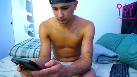 Snapshot of josue_angel chatting on February 14, 5:30 am Josue 22cm big dick online show from February 14, 5:30 am