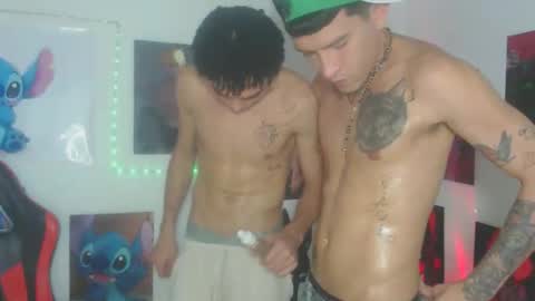 josue_linares online show from November 18, 4:50 am