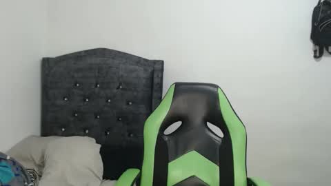 JOSUE online show from April 2, 6:27 pm