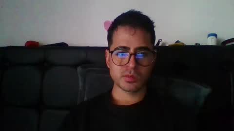Snapshot of josux8 chatting on February 23, 1:19 pm josux8 online show from February 23, 1:19 pm
