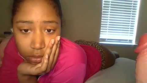 Snapshot of jottijade chatting on December 4, 1:53 pm jottijade online show from December 4, 1:53 pm