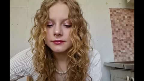 Kira online show from March 17, 3:33 am