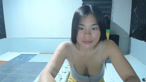 Snapshot of jove_thefoxgirl chatting on June 17, 7:37 pm lyn online show from June 17, 7:37 pm