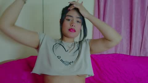 Snapshot of joyshe__vergara chatting on December 5, 6:11 am online show from December 5, 6:11 am