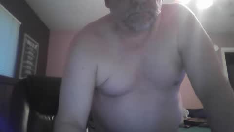 Snapshot of jpetz6953m chatting on February 14, 11:01 pm jpetz6953m online show from February 14, 11:01 pm