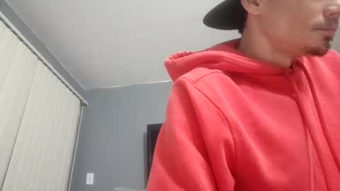 Snapshot of jpizzy23 chatting on December 18, 10:19 am dLowfrk online show from December 18, 10:19 am