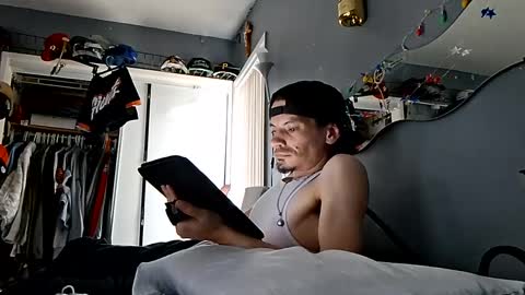 Snapshot of jpizzy23 chatting on September 13, 12:32 am dLowfrk online show from September 13, 12:32 am