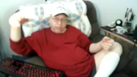 Snapshot of jpmel99 chatting on May 2, 9:42 pm jpmel99 online show from May 2, 9:42 pm