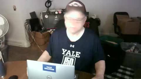 Snapshot of jpmel99 chatting on May 14, 6:31 am jpmel99 online show from May 14, 6:31 am