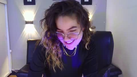 Josneidy  Jos   online show from December 18, 3:58 am