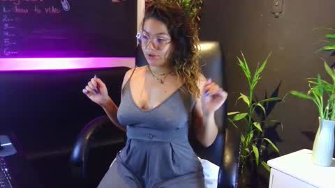 Josneidy  Jos   online show from March 2, 4:39 am