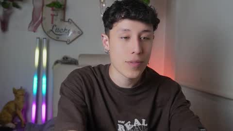 Snapshot of juaa_ chatting on February 17, 3:47 am Hi im new here i like video games skate i enjoy every type of art im curious and i like to try new things online show from February 17, 3:47 am