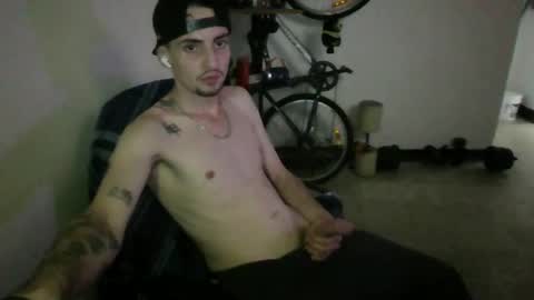Snapshot of juan235665 chatting on April 12, 10:37 pm juan235665 online show from April 12, 10:37 pm