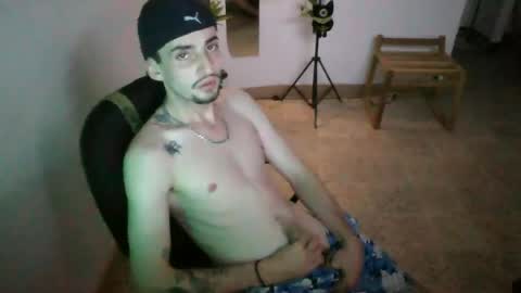 Snapshot of juan235665 chatting on June 16, 1:19 am juan235665 online show from June 16, 1:19 am