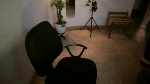 Snapshot of juan235665 chatting on June 18, 2:01 am juan235665 online show from June 18, 2:01 am