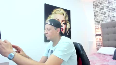 Snapshot of juan__medellin_ chatting on March 25, 11:38 am JUAN online show from March 25, 11:38 am