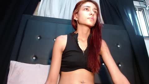 Snapshot of juan_and_luciana chatting on April 12, 12:10 pm online show from April 12, 12:10 pm