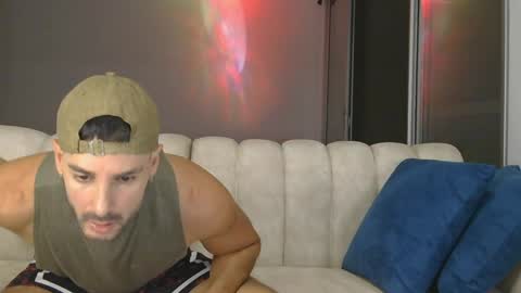 Snapshot of juan_axel_ chatting on April 1, 2:56 am juan_axel_ online show from April 1, 2:56 am