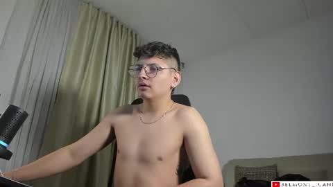 Snapshot of juan_belmont1 chatting on August 5, 5:21 am juan_belmont1 online show from August 5, 5:21 am