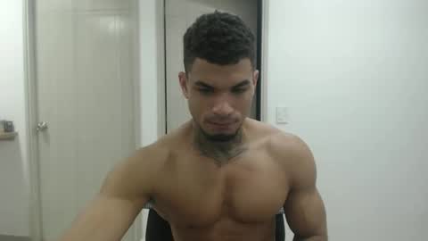 juan_gomez_1 online show from December 2, 10:50 am