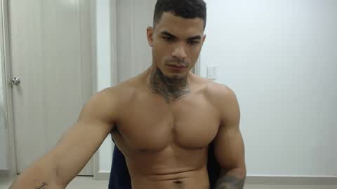 juan_gomez_1 online show from January 6, 10:35 am