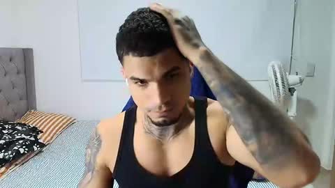 juan_gomez_1 online show from January 12, 9:14 am