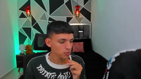 JuanSteven online show from May 2, 3:55 am