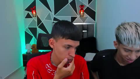 JuanSteven online show from May 6, 1:57 am
