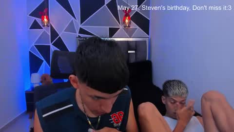 JuanSteven online show from May 14, 1:45 am
