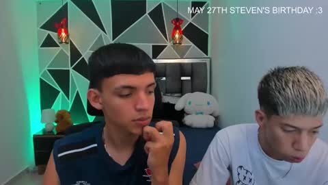 JuanSteven online show from May 23, 2:50 am