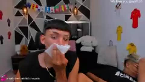 JuanSteven online show from July 7, 1:30 am