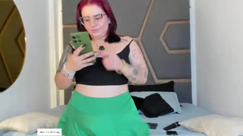 Juana Valkiria online show from June 19, 3:44 am