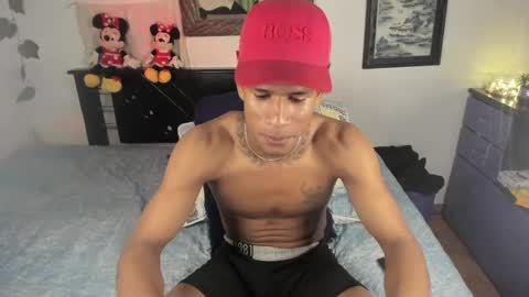 Snapshot of juanbigcock21cm chatting on November 13, 12:20 am juan jose online show from November 13, 12:20 am