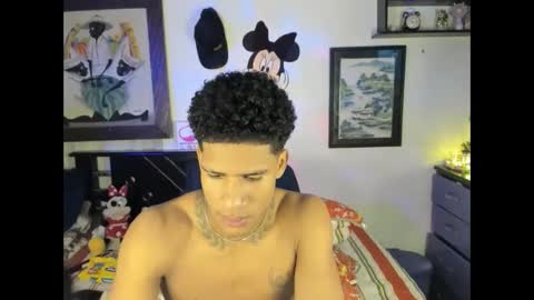 Snapshot of juanbigcock21cm chatting on November 24, 3:17 am juan jose online show from November 24, 3:17 am