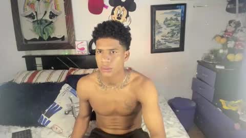 Snapshot of juanbigcock21cm chatting on November 25, 10:21 pm juan jose online show from November 25, 10:21 pm