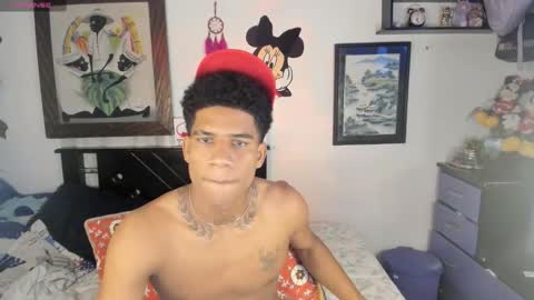 Snapshot of juanbigcock21cm chatting on November 26, 11:28 pm juan jose online show from November 26, 11:28 pm