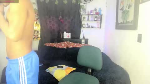 Snapshot of juanbigcock21cm chatting on December 1, 5:40 pm juan jose online show from December 1, 5:40 pm