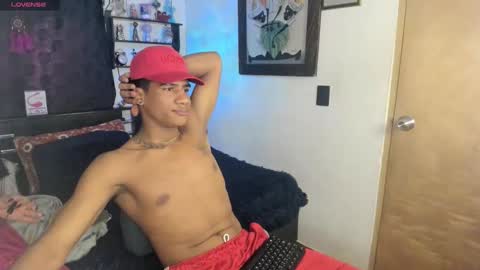 Snapshot of juanbigcock21cm chatting on December 4, 4:16 pm juan jose online show from December 4, 4:16 pm