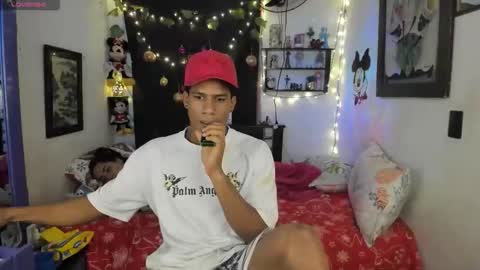 Snapshot of juanbigcock21cm chatting on December 15, 9:13 am juan jose online show from December 15, 9:13 am