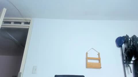 Juan Esteban online show from October 1, 5:30 pm