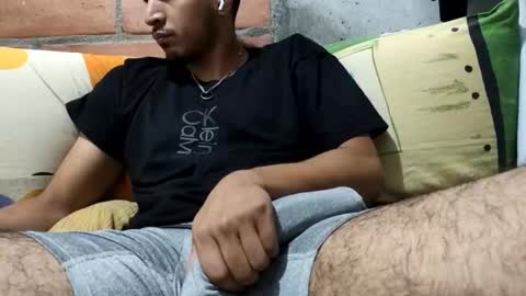 juanc23_371 online show from October 22, 12:11 am